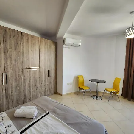 With Sea View Apartment Vlorë